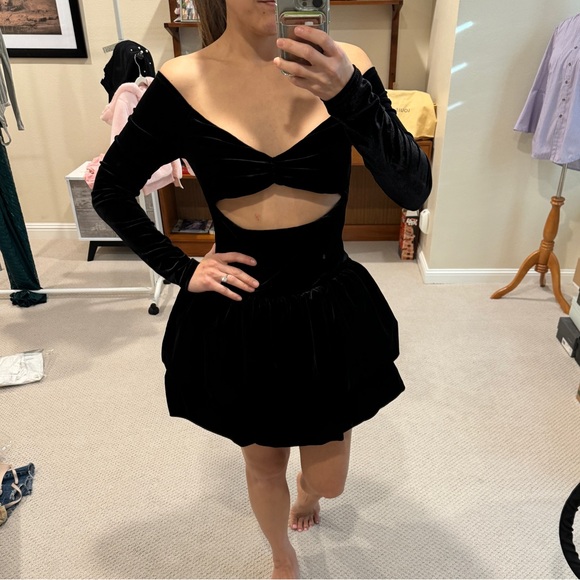 NWOT Black Velvet long sleeve mini Dress - Picture 10 of 11